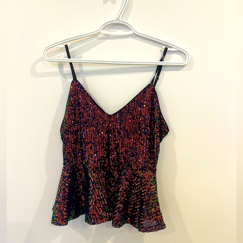 CHRISTMASSY Sparkly sequin top!